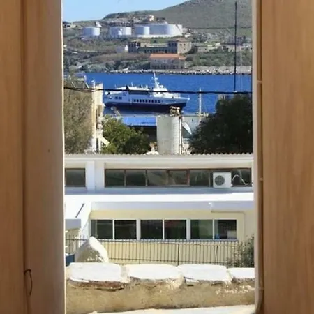 Yannis' Seaview Studio Apartment *